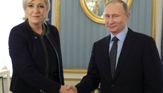 Le vrai visage de Le Pen se révèle souvent à l’étranger